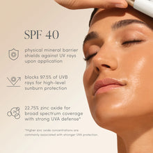 Load image into Gallery viewer, Glow Fixation SPF 40

